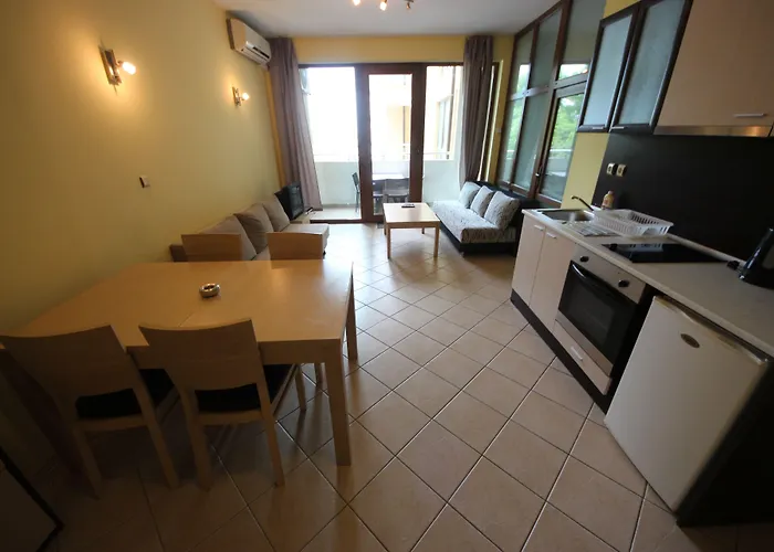 Apartament Menada Midia *