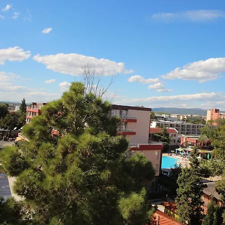 Menada Midia Slantschew brjag