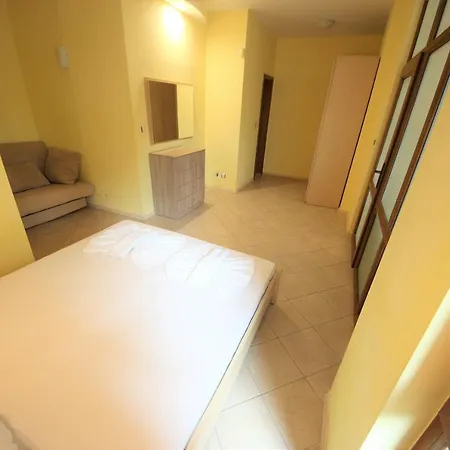 Menada Midia Apartment