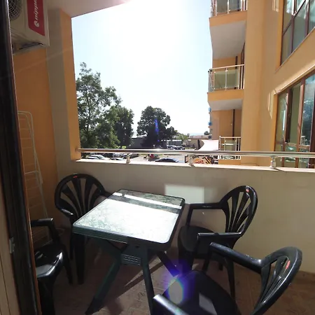 Апартамент менада мидия *