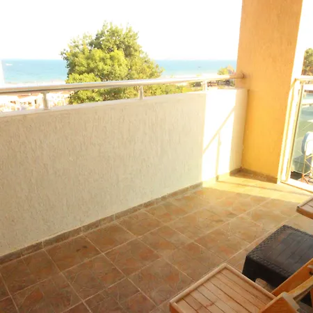 менада мидия