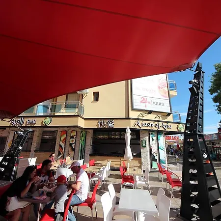 Menada Midia סאני ביץ'