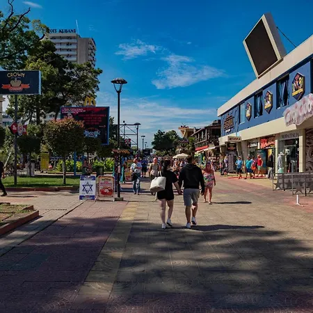 Menada Midia Lejlighed *