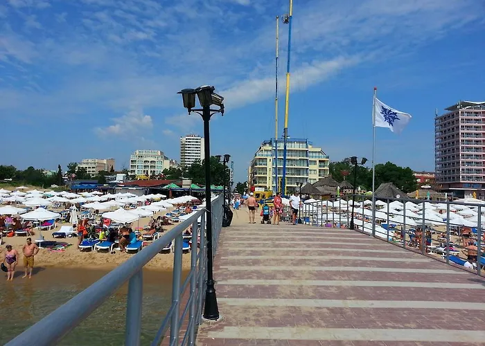 Menada Midia Slantchev Briag